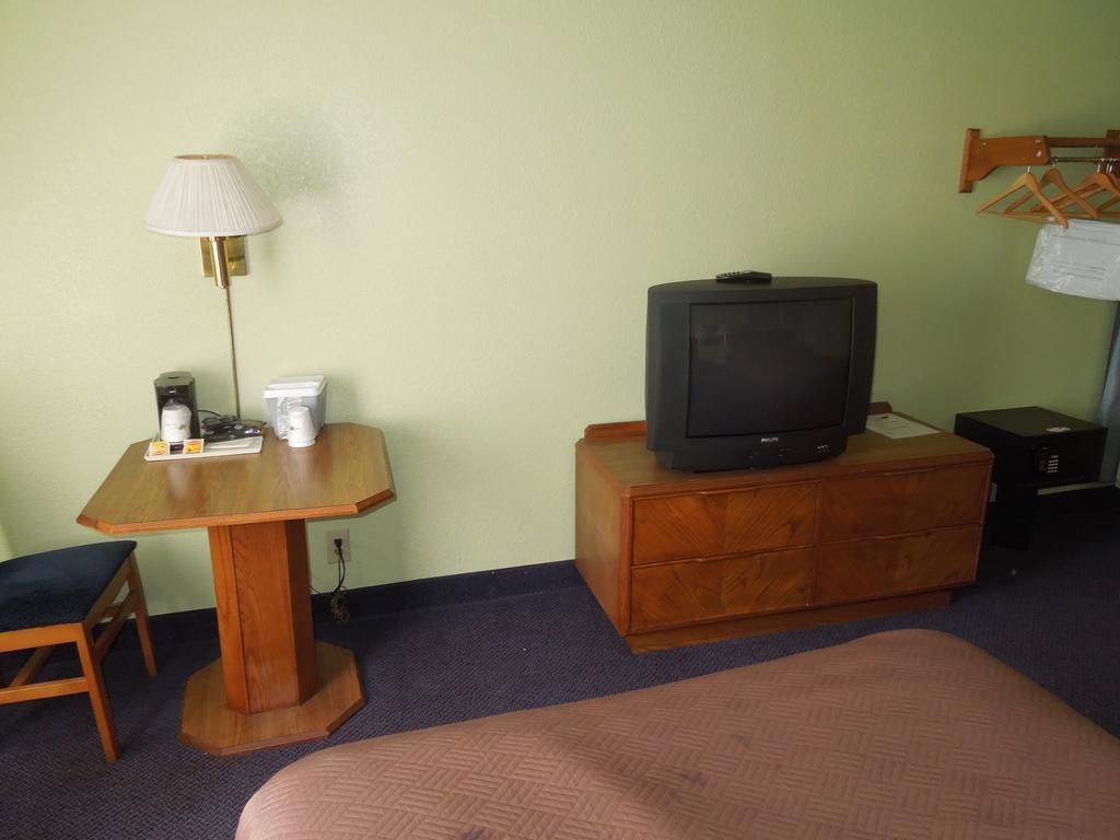 Travelodge - Cincinnati Sharonville Δωμάτιο φωτογραφία